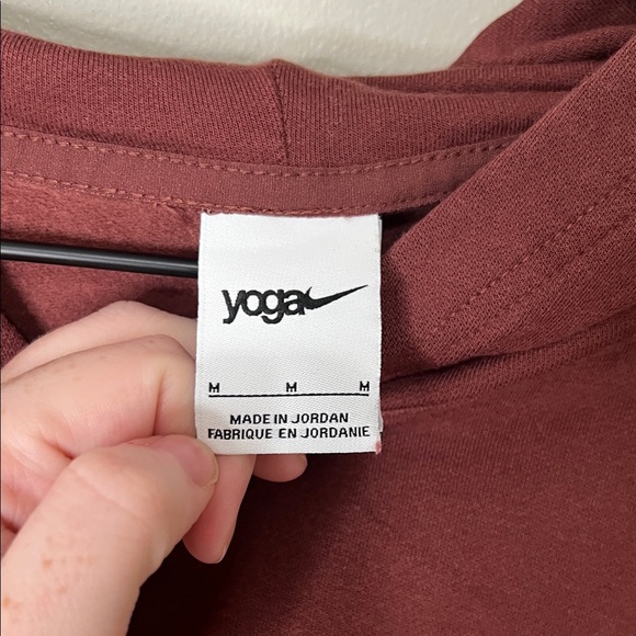 Nike Yoga Women's Burgundy Cropped Hoodie Modal Cotton Blend Medium - Picture 5 of 7